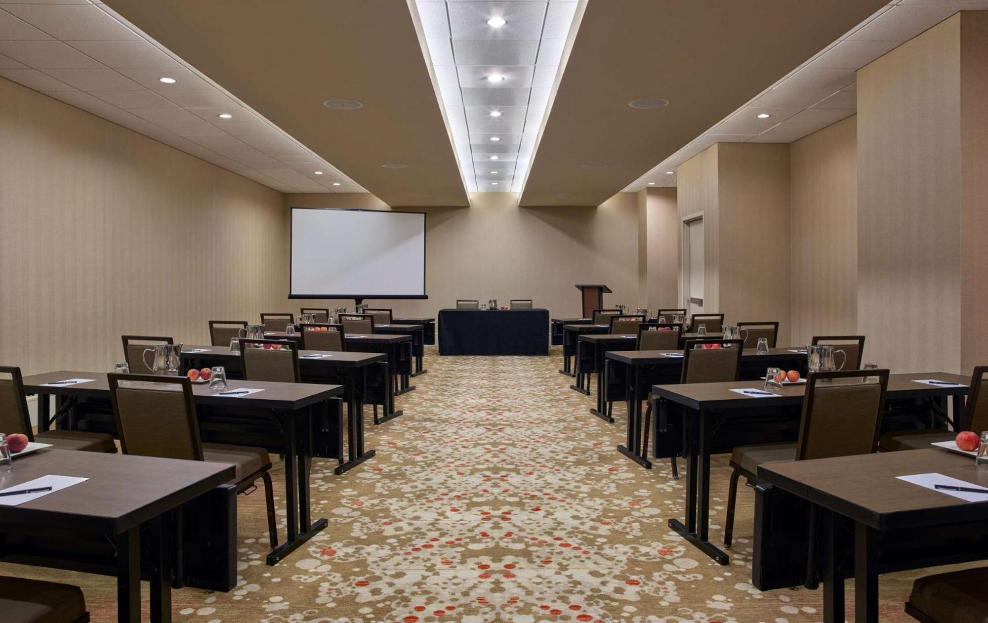 Hilton Denver City Center Екстериор снимка